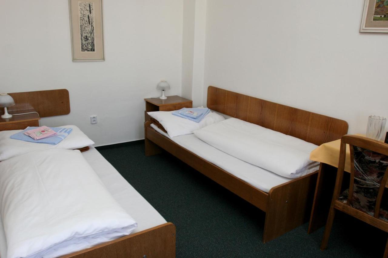 Ensana Jalta Hotel Piest'any Room photo